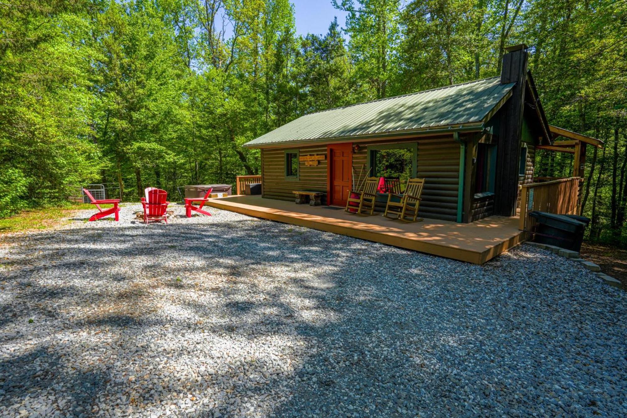 The Big Little Cabin - Hot Tub & Playground Dahlonega Exteriör bild