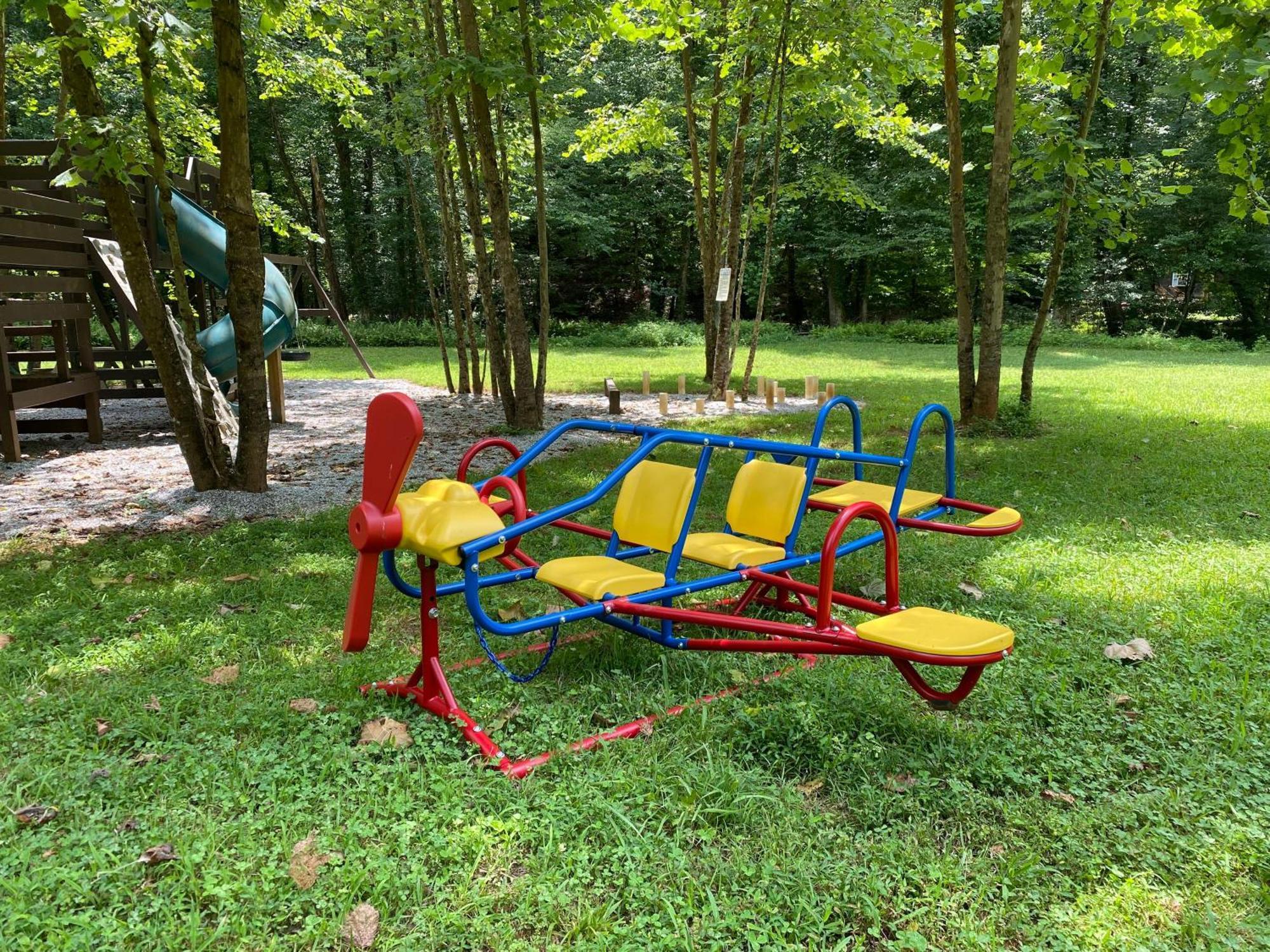 The Big Little Cabin - Hot Tub & Playground Dahlonega Exteriör bild