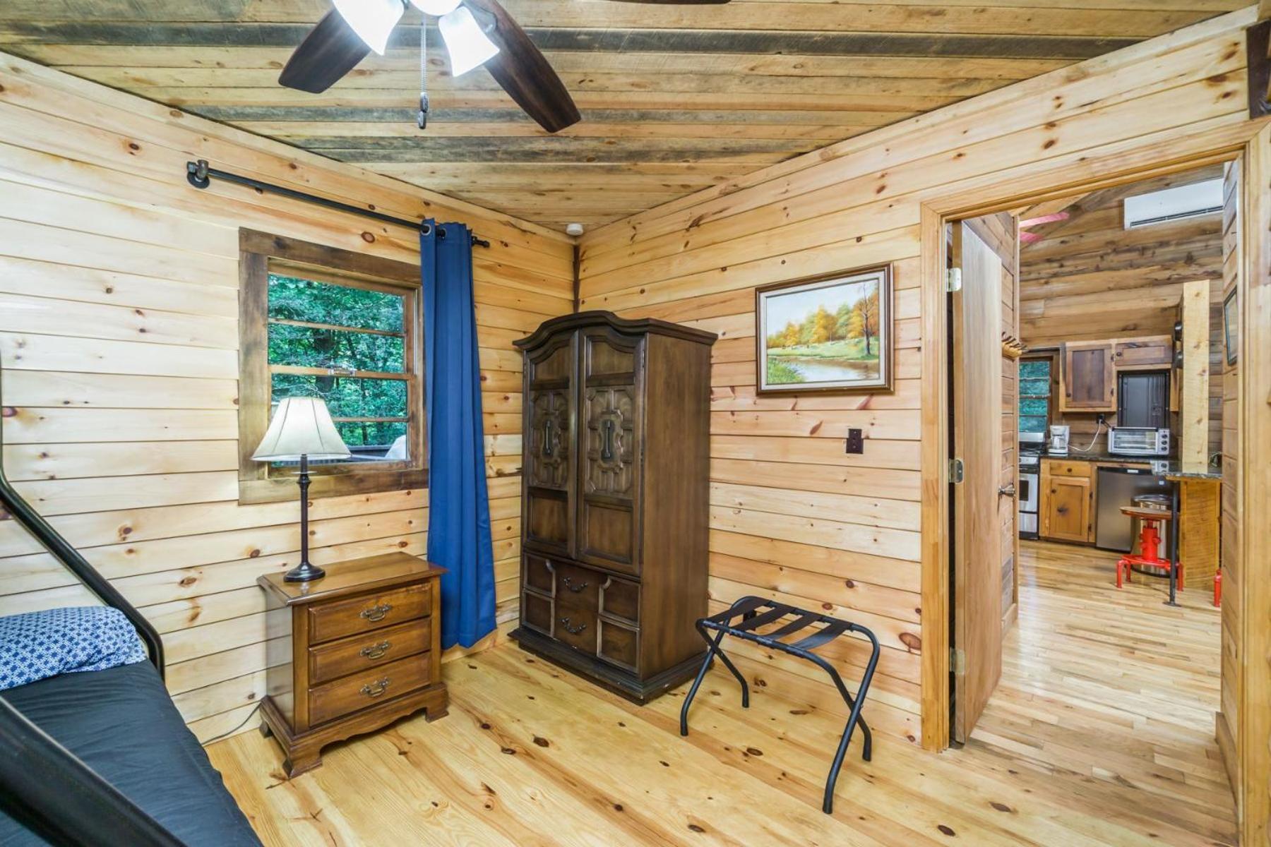 The Big Little Cabin - Hot Tub & Playground Dahlonega Exteriör bild