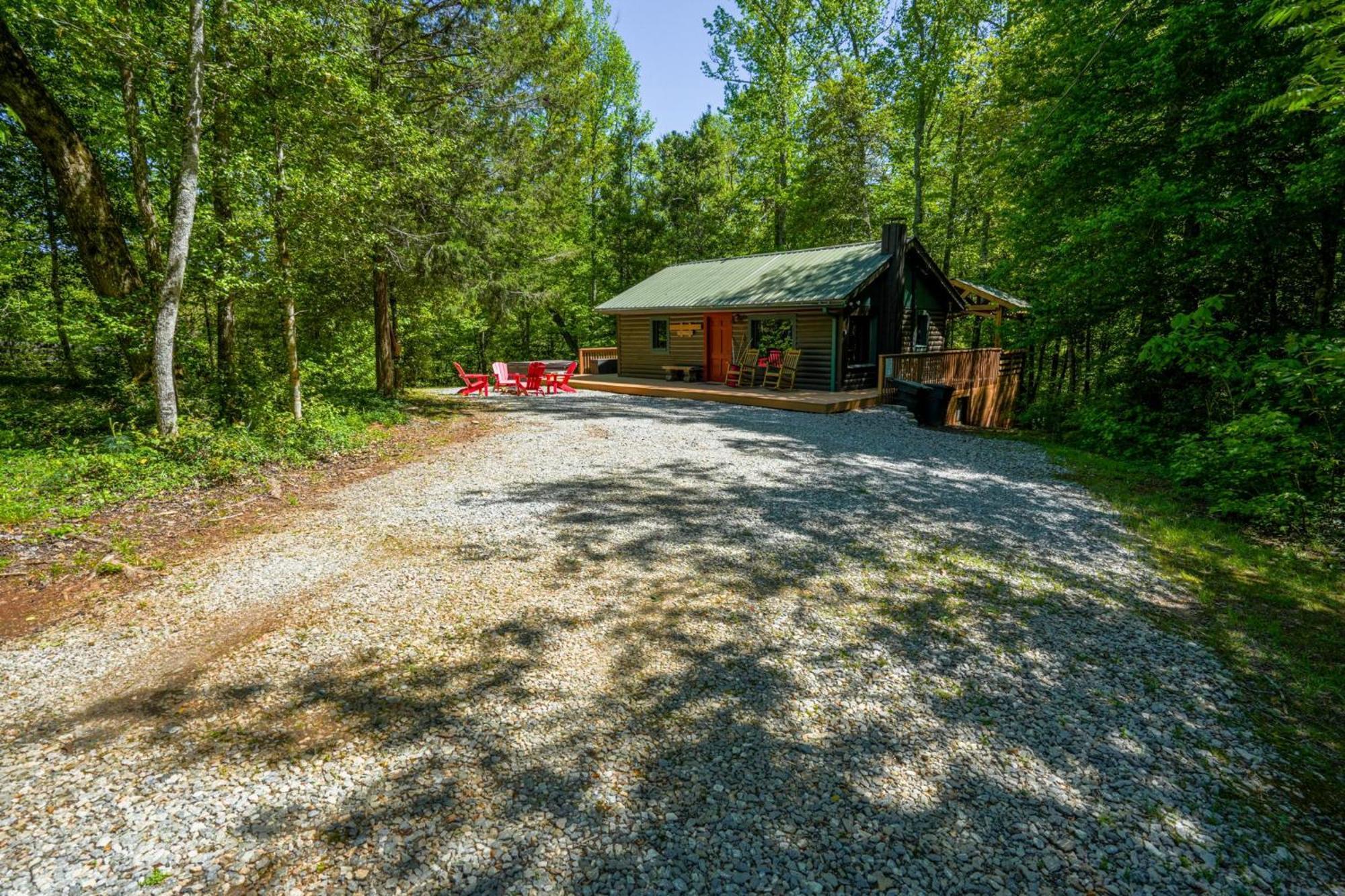 The Big Little Cabin - Hot Tub & Playground Dahlonega Exteriör bild
